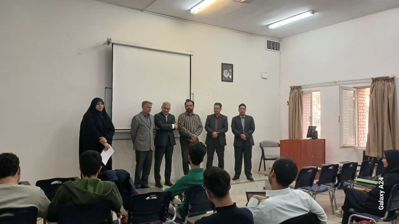 حضور هیئت رئیسه دانشکده علوم تربیتی و روان‌شناسی در کلاس‌های ورودی‌های جدید